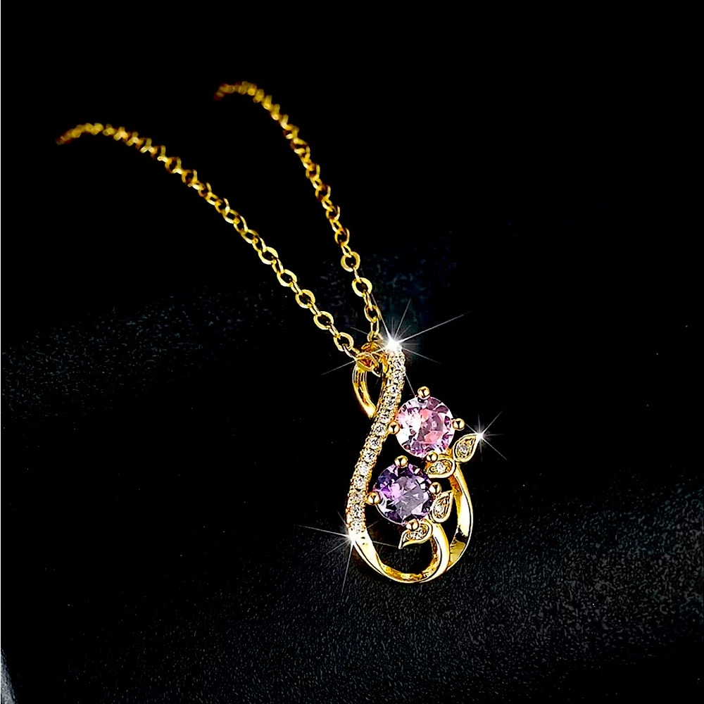 Amethyst & Rose Quartz stones necklace NEW Rose shaped stones